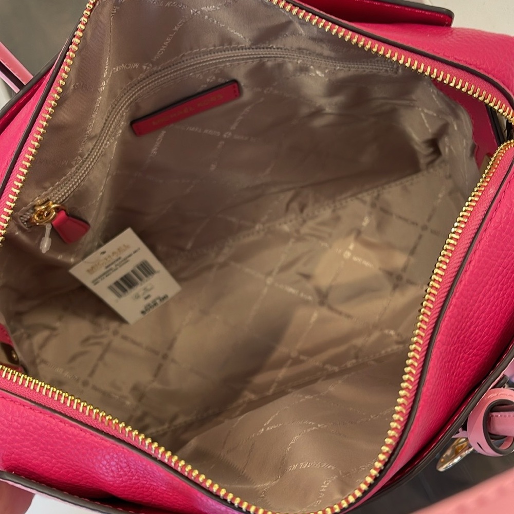 MICHAEL KORS
Mercer Medium Top Zip Color-Block Belted Satchel Crossbody Purse - Picture 15 of 16